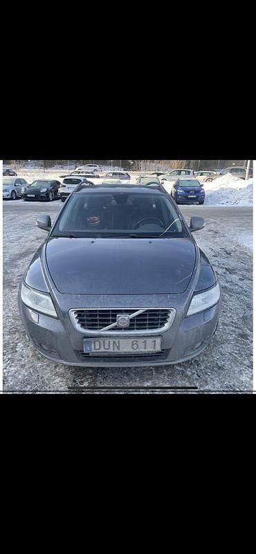 Begagnad Volvo V50 Momentum 136 HK (100 kW) 2010 Grå Kombi