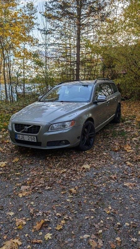 Grön Begagnad 2008 Volvo V70 Momentum Kombi | 38 000 kr (Bra pris) - Bild 1/4