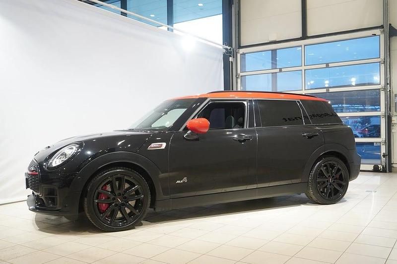 Begagnad Mini John Cooper Works Clubman 306 HK (225 kW) 2020 Svart Kombi