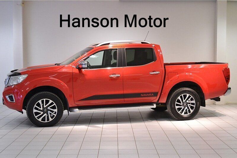 Röd Begagnad 2016 Nissan Navara Pickup | 293 750 kr - Bild 1/4