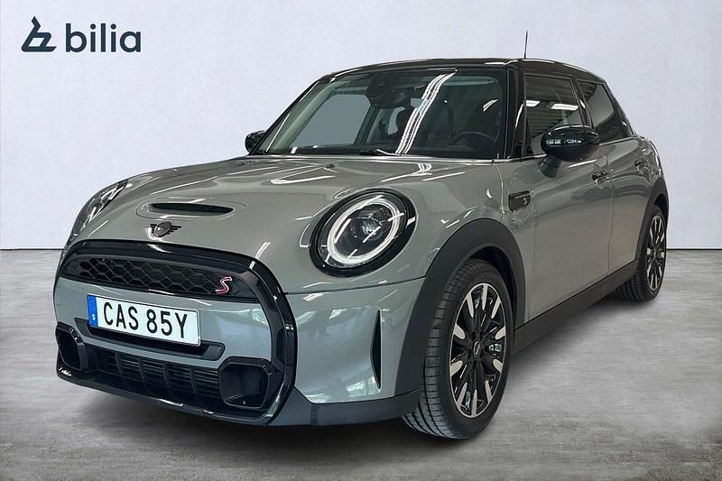 Grå Begagnad 2022 Mini Cooper S Halvkombi | 279 900 kr (Lite dyr) - Bild 1/3
