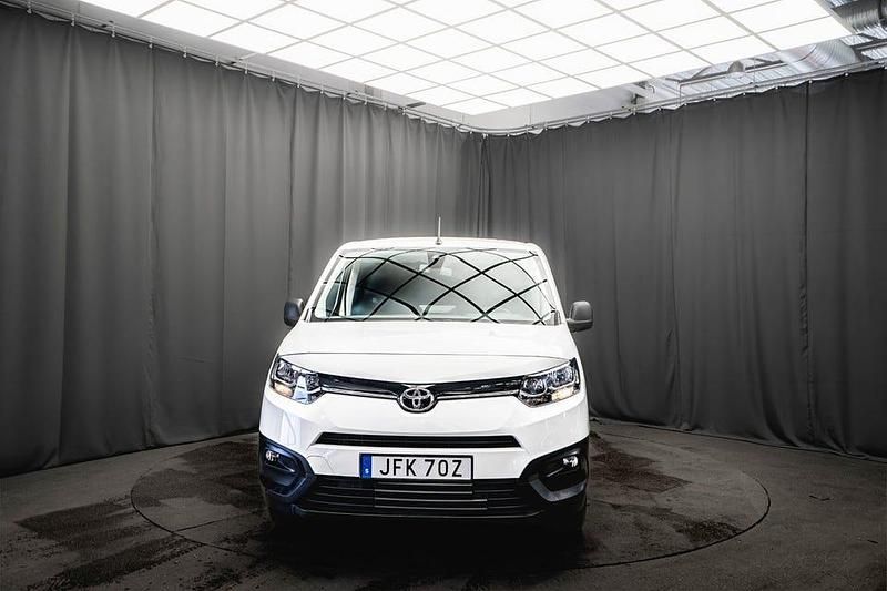 Begagnad Toyota Proace City City 131 HK (96 kW) 2021 Vit Minibuss