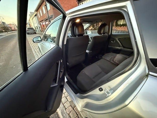 Begagnad Toyota Avensis 147 HK (108 kW) 2008 Kombi