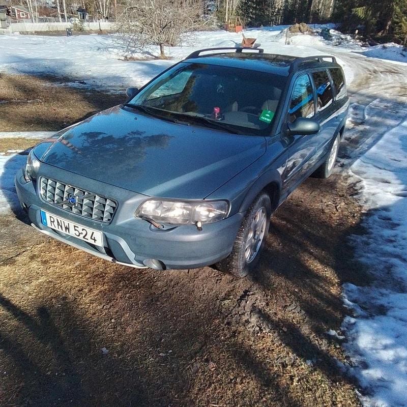 Grå Begagnad 2001 Volvo XC70 SUV | 25 000 kr (Marknadspris) - Bild 1/1