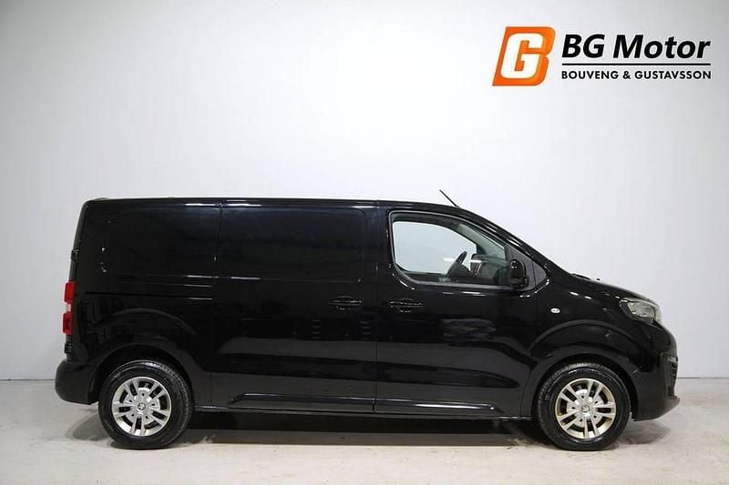 Begagnad Peugeot Expert 177 HK (130 kW) 2022 Svart Van