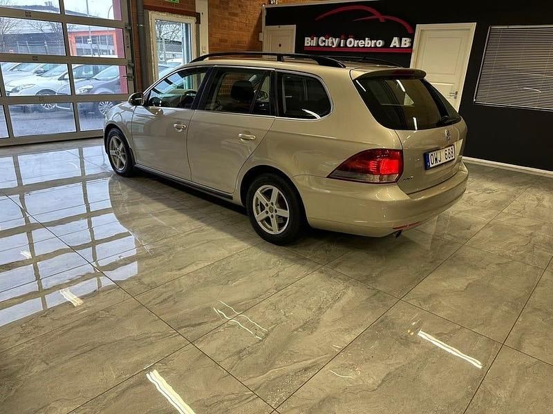 Begagnad VW Golf VII 105 HK (77 kW) 2012 Silver Kombi