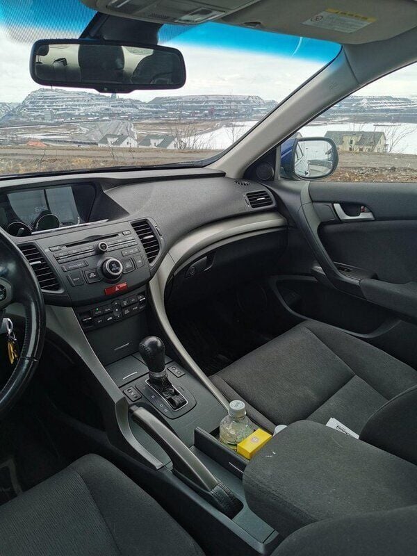 Blå Begagnad 2009 Honda Accord Elegance Sedan | 70 000 kr (Bra pris) - Bild 1/4