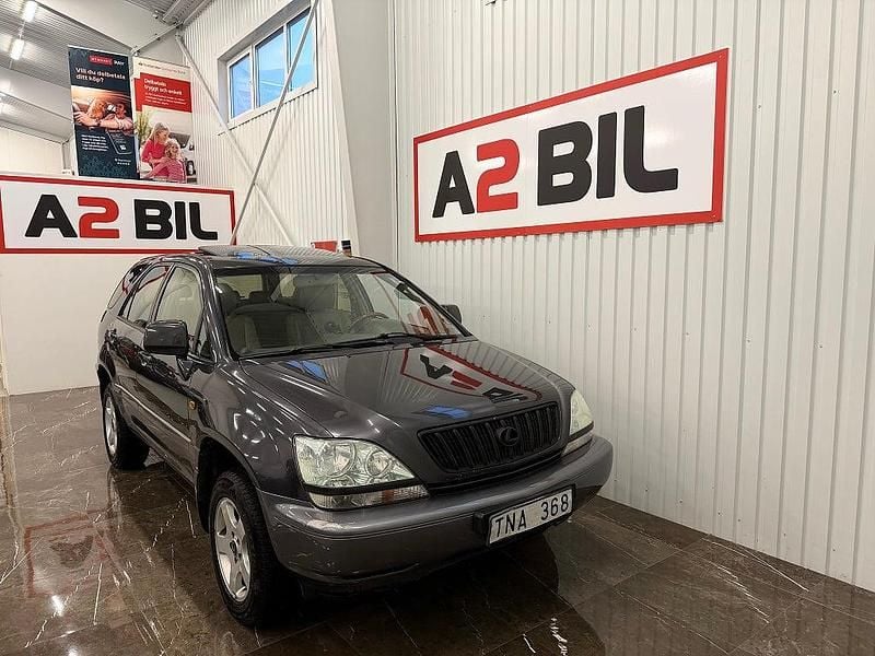 Mörkgrå Begagnad 2002 Lexus RX300 SUV | 54 900 kr - Bild 1/4