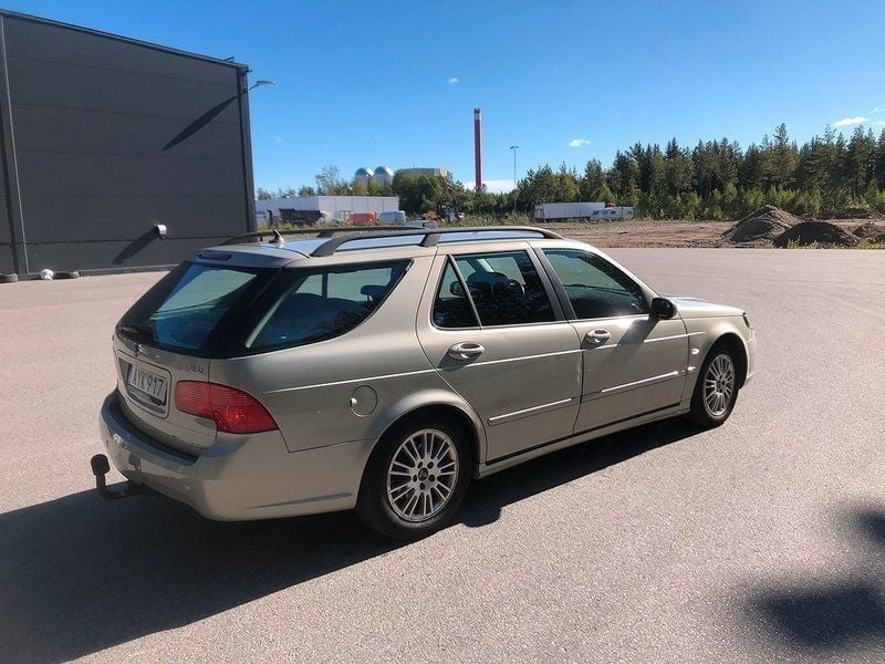 Begagnad Saab 9-5 Linear 210 HK (154 kW) 2006 Ljusgul Kombi
