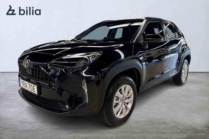 Svart Begagnad 2025 Toyota Yaris Cross Active SUV | 289 900 kr (Bra pris) - Bild 1/1