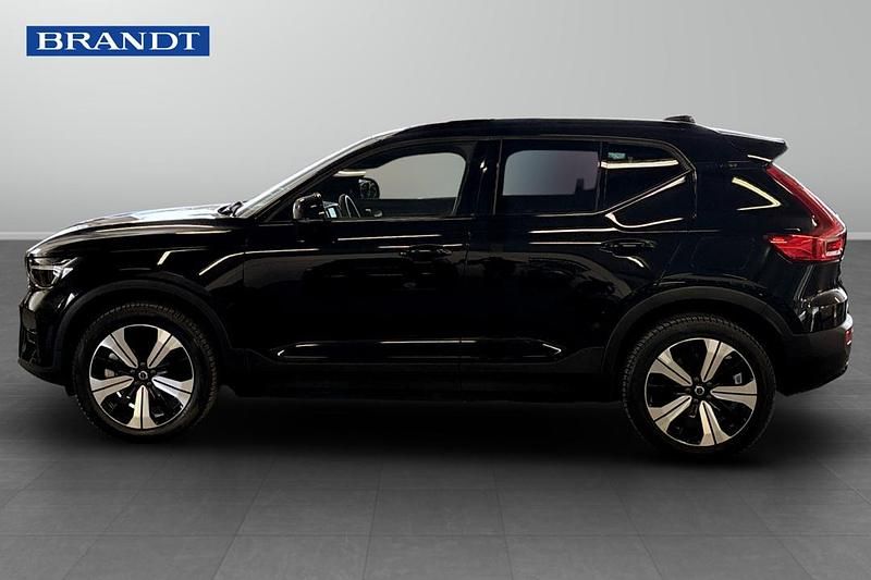Begagnad Volvo XC40 Single Motor 175 kW (238 HK) 2023 Svart SUV