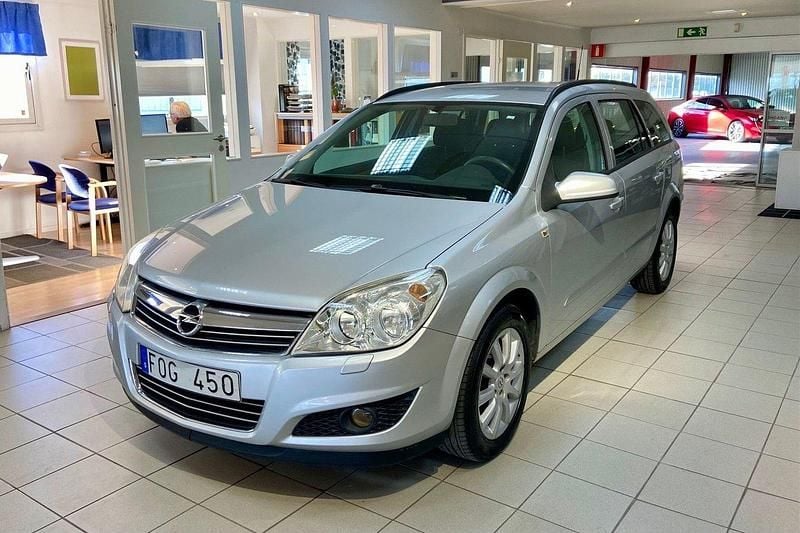 Grå Begagnad 2007 Opel Astra Kombi | 59 900 kr - Bild 1/3