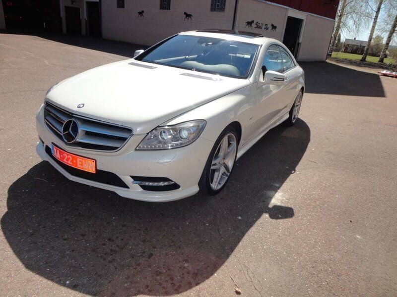 Begagnad Mercedes CL500 AMG 436 HK (320 kW) 2010 Vit Sportkupé