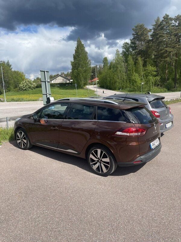 Brun Begagnad 2015 Renault Clio GrandTour Kombi | 82 900 kr (Marknadspris) - Bild 1/4