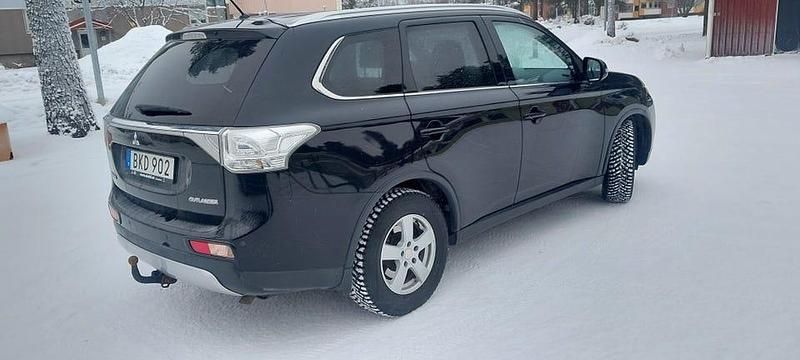 Begagnad Mitsubishi Outlander 150 HK (110 kW) 2014 SUV