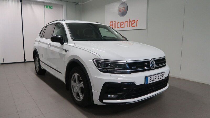 Vit Begagnad 2020 VW Tiguan Allspace R-line SUV | 299 900 kr (Marknadspris) - Bild 1/3