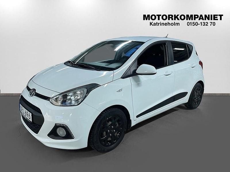 Vit Begagnad 2016 Hyundai i10 Halvkombi | 89 900 kr (Dyr) - Bild 1/4