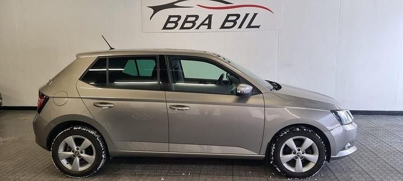 Brun Begagnad 2017 Skoda Fabia Style | 99 900 kr (Bra pris) - Bild 1/4