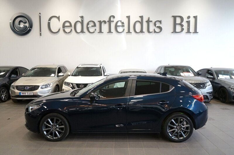 Blå Begagnad 2015 Mazda 3 Inclusive Halvkombi | 169 900 kr (Marknadspris) - Bild 1/3