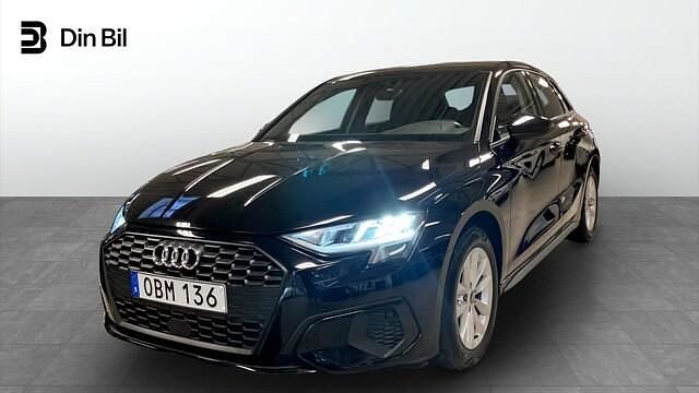 Brilliantsvart Begagnad 2022 Audi A3 Proline Sedan | 224 000 kr (Bra pris) - Bild 1/4