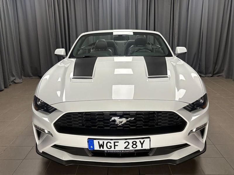 Begagnad Ford Mustang Convertible 314 HK (230 kW) 2018 Vit Cab