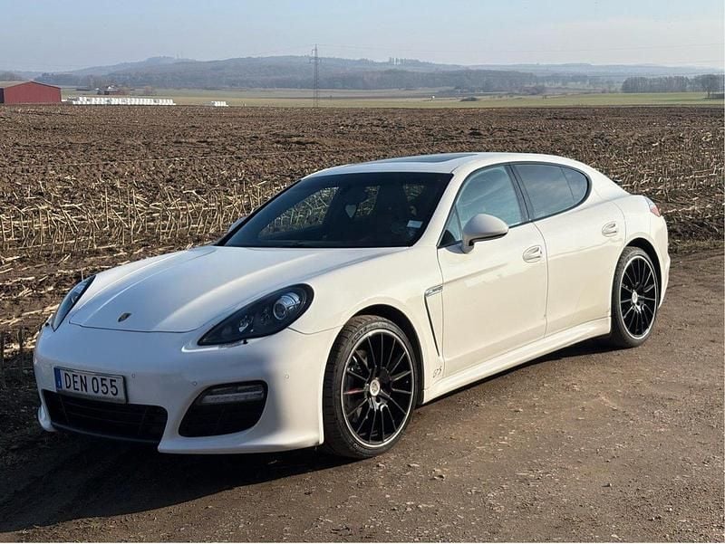 Vit Begagnad 2012 Porsche Panamera 4S Sedan | 285 000 kr (Bra pris) - Bild 1/4