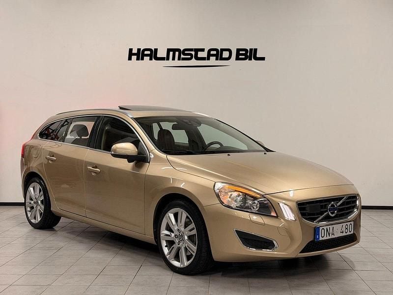 Ljusgul Begagnad 2010 Volvo V60 Summum Kombi | 139 500 kr (Lite dyr) - Bild 1/4