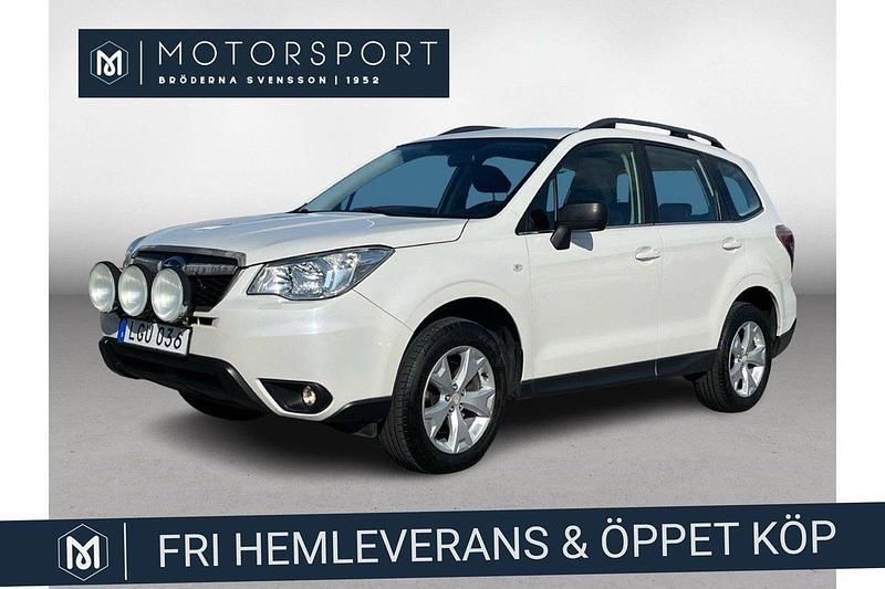 Vit Begagnad 2015 Subaru Forester SUV | 184 900 kr (Marknadspris) - Bild 1/3