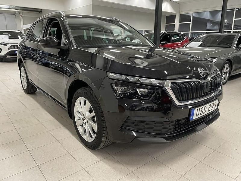 Black magic pärleffekt me Begagnad 2023 Skoda Kamiq Style SUV | 234 900 kr (Bra pris) - Bild 1/4