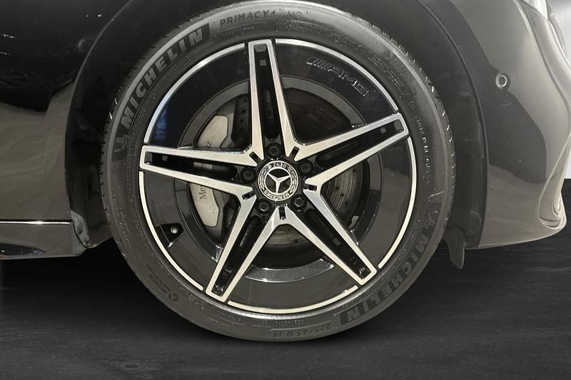 Begagnad Mercedes C300e AMG line 313 HK (230 kW) 2022 Svart Kombi