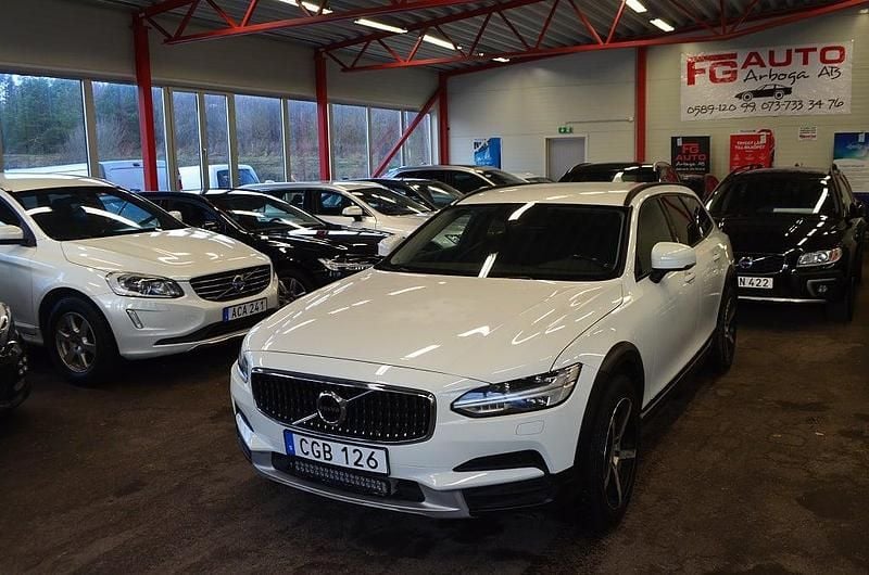 Vit Begagnad 2017 Volvo V90 CC Kombi | 189 900 kr (Marknadspris) - Bild 1/4