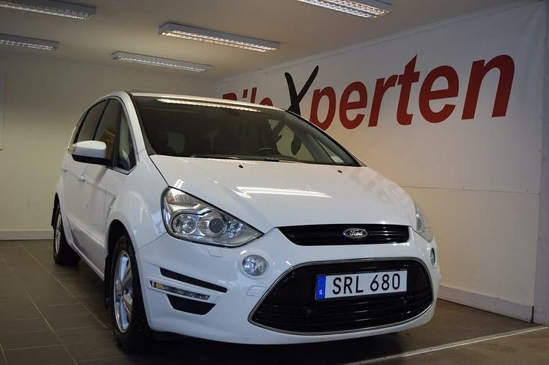Vit Begagnad 2015 Ford S-MAX Business Edition Minibuss | 74 900 kr (Marknadspris) - Bild 1/4