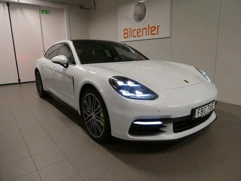 Vit Begagnad 2019 Porsche Panamera Sport Turismo Kombi | 678 900 kr - Bild 1/3