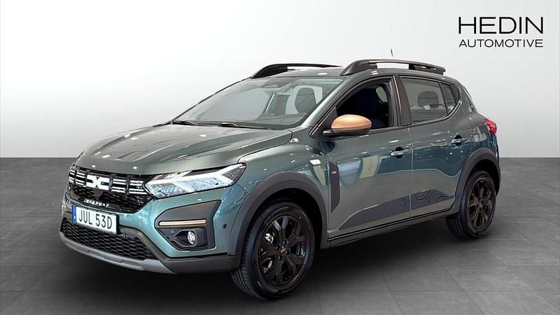 Grön (green) Ny 2025 Dacia Sandero Extreme Halvkombi | 256 200 kr (Lite dyr) - Bild 1/4