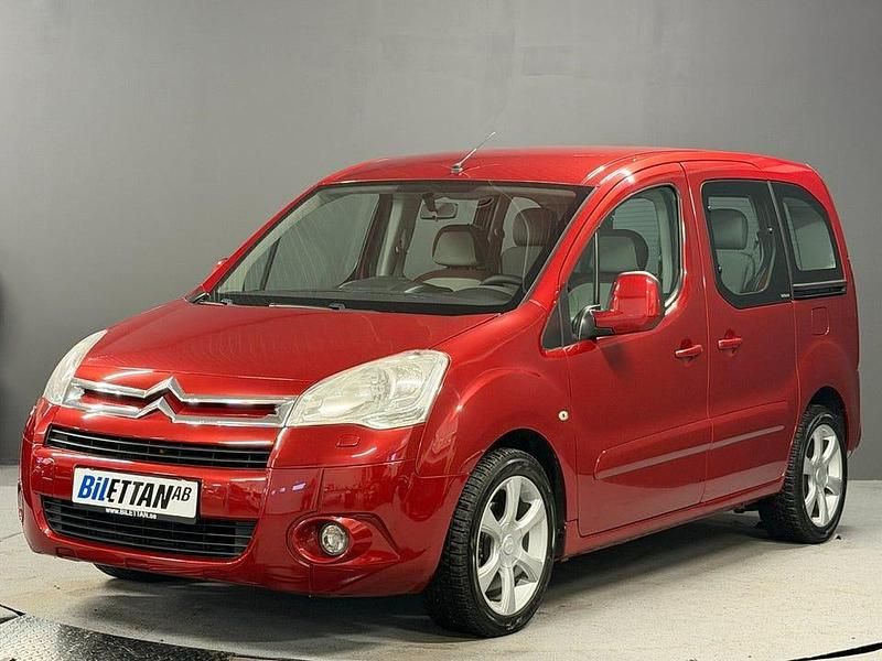 Begagnad Citroën Berlingo 92 HK (67 kW) 2011 Röd Minibuss