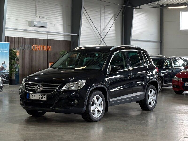 Svart Begagnad 2011 VW Tiguan Sportline SUV | 59 900 kr (Bra pris) - Bild 1/4