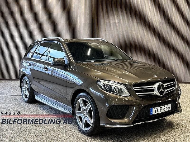 Mörkbrun Begagnad 2017 Mercedes GLE350 AMG line SUV | 269 900 kr (Marknadspris) - Bild 1/4