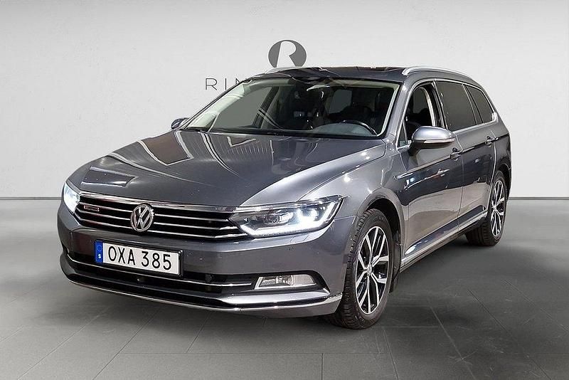 Mörkgrå (grå) Begagnad 2015 VW Passat GT Kombi | 159 900 kr (Marknadspris) - Bild 1/3