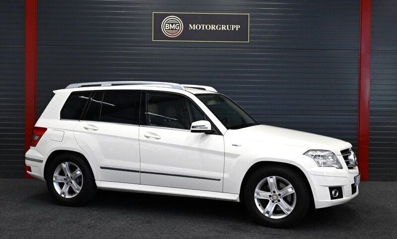 Vit Begagnad 2010 Mercedes GLK220 SUV | 124 900 kr (Lite dyr) - Bild 1/4
