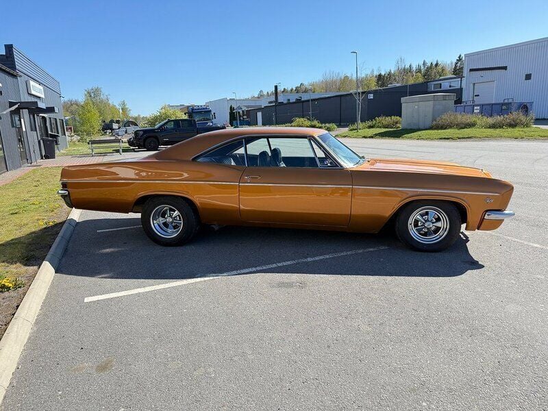 Begagnad Chevrolet Impala 279 HK (205 kW) 1966 Orange Sedan