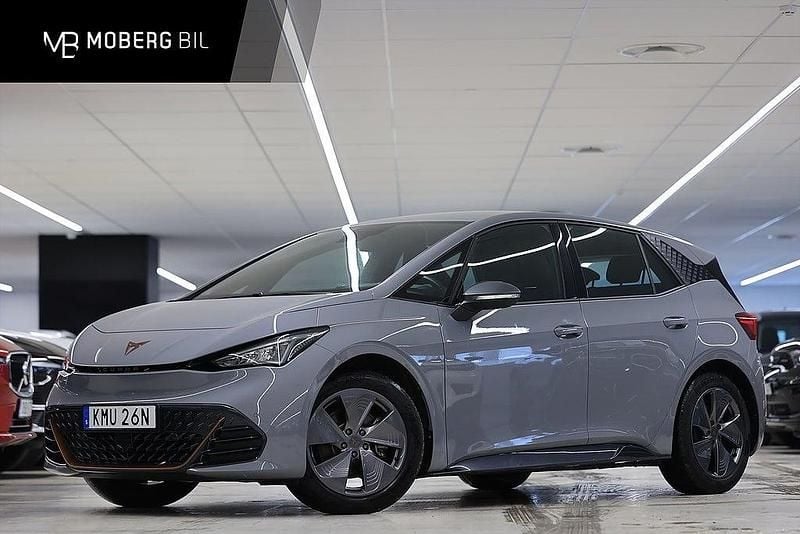 Grå Begagnad 2023 Cupra Born Halvkombi | 264 900 kr (Bra pris) - Bild 1/2