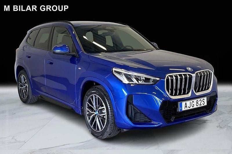 Blå Begagnad 2024 BMW X1 M Sport SUV | 530 000 kr (Marknadspris) - Bild 1/4