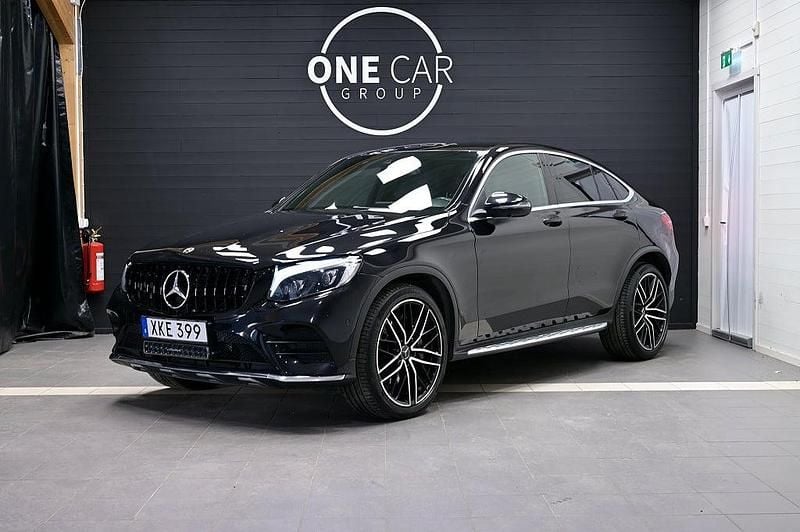 Svart Begagnad 2018 Mercedes GLC220 AMG Sportkupé | 284 800 kr (Marknadspris) - Bild 1/4