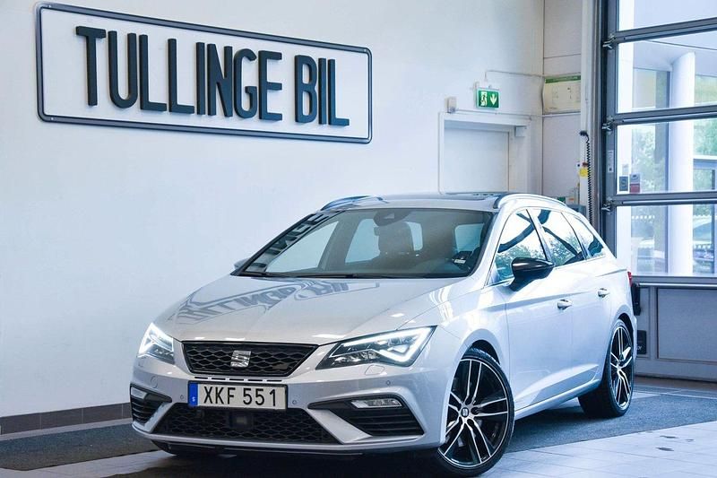 Silver Begagnad 2017 Cupra Leon Kombi | 254 900 kr (Marknadspris) - Bild 1/4