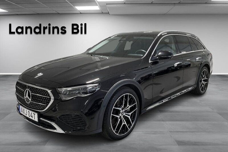 Svart Begagnad 2024 Mercedes E300 Premium Sedan | 739 900 kr (Bra pris) - Bild 1/4