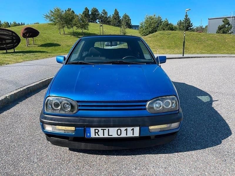Begagnad VW Golf III Edition 101 HK (74 kW) 1998 Blå Cab