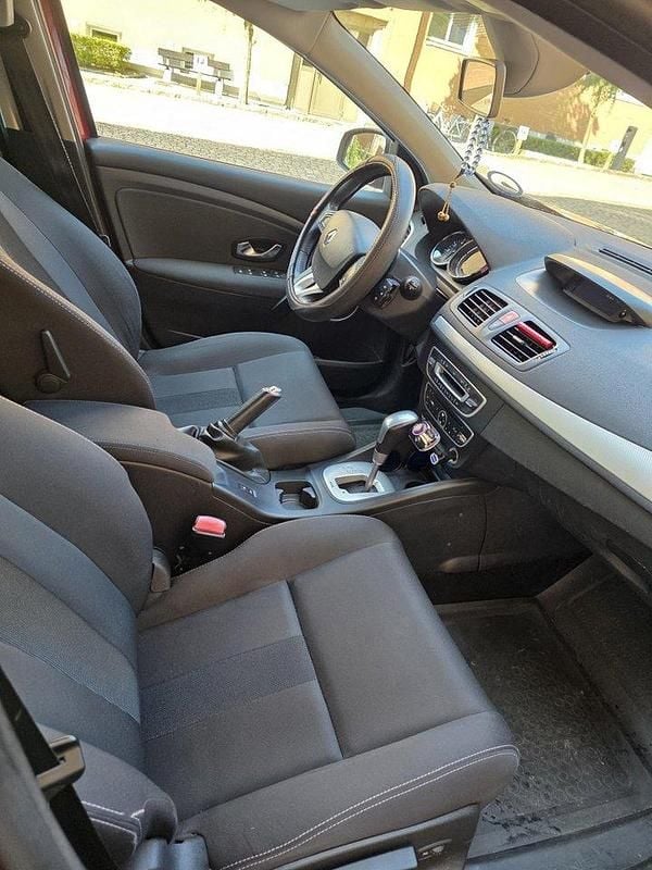 Röd Begagnad 2011 Renault Mégane GrandTour Kombi | 41 000 kr (Marknadspris) - Bild 1/4