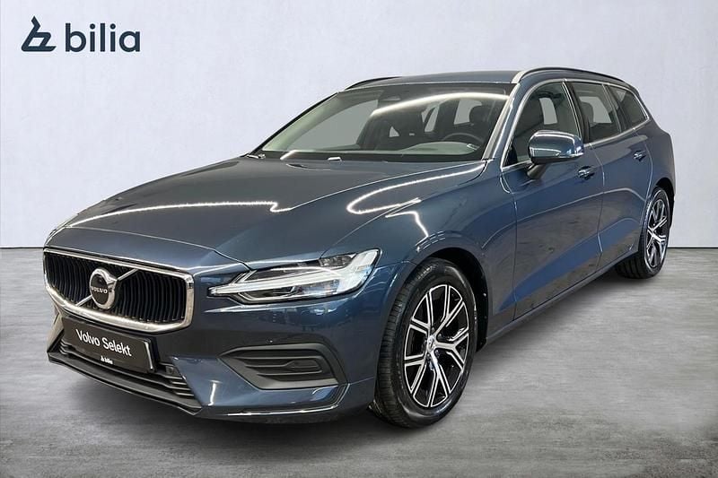 Mörkblå Begagnad 2023 Volvo V60 Core Kombi | 335 000 kr (Bra pris) - Bild 1/3