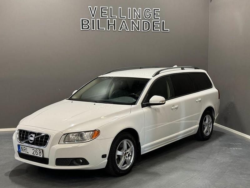 Vit Begagnad 2009 Volvo V70 Kombi | 59 900 kr (Bra pris) - Bild 1/4