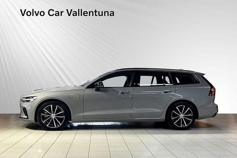 Begagnad Volvo V60 Plus 355 HK (261 kW) 2024 Grå Kombi